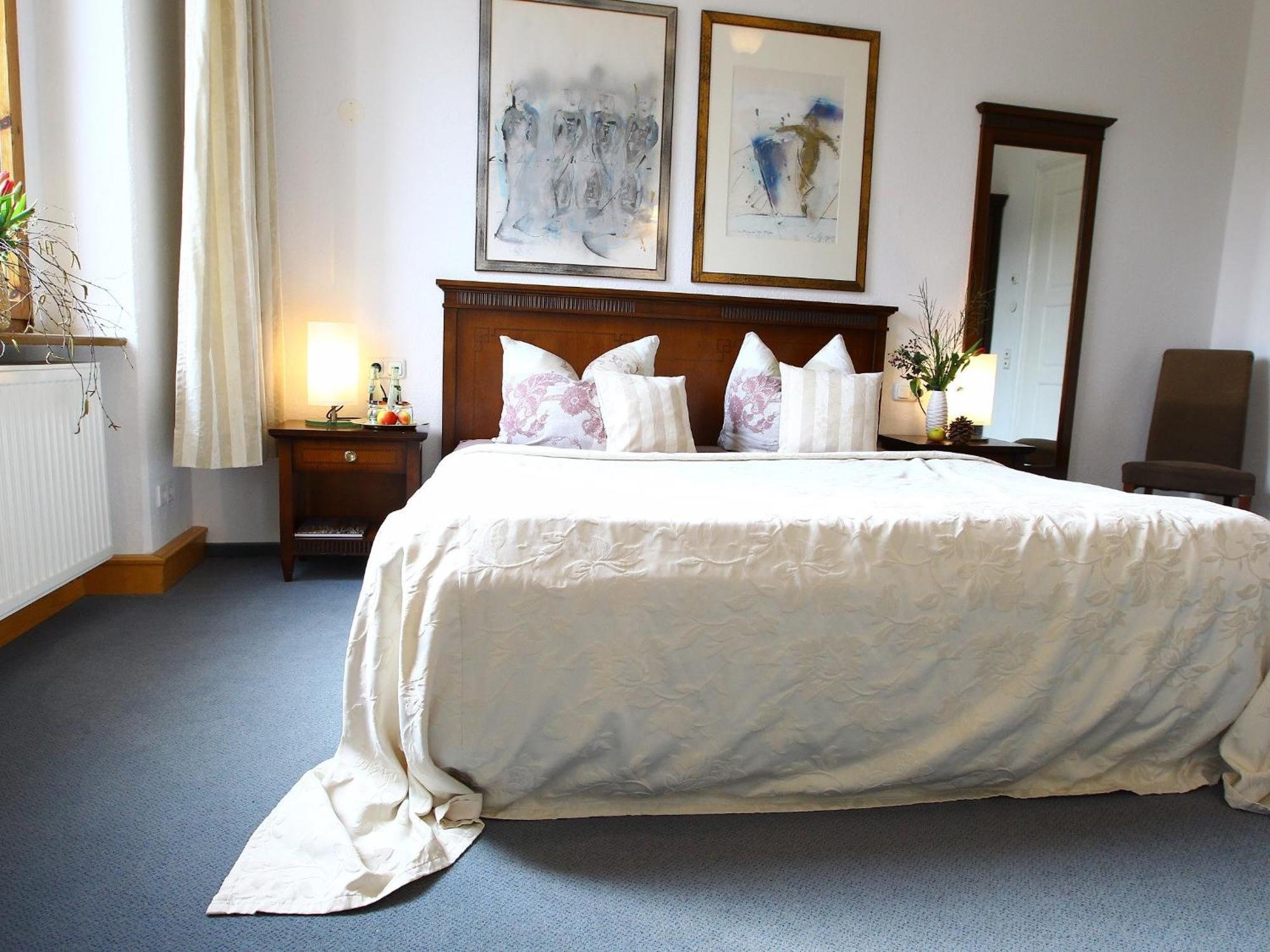 Hotel & Restaurant Schloss Weissenburg Uhlstädt Quarto foto
