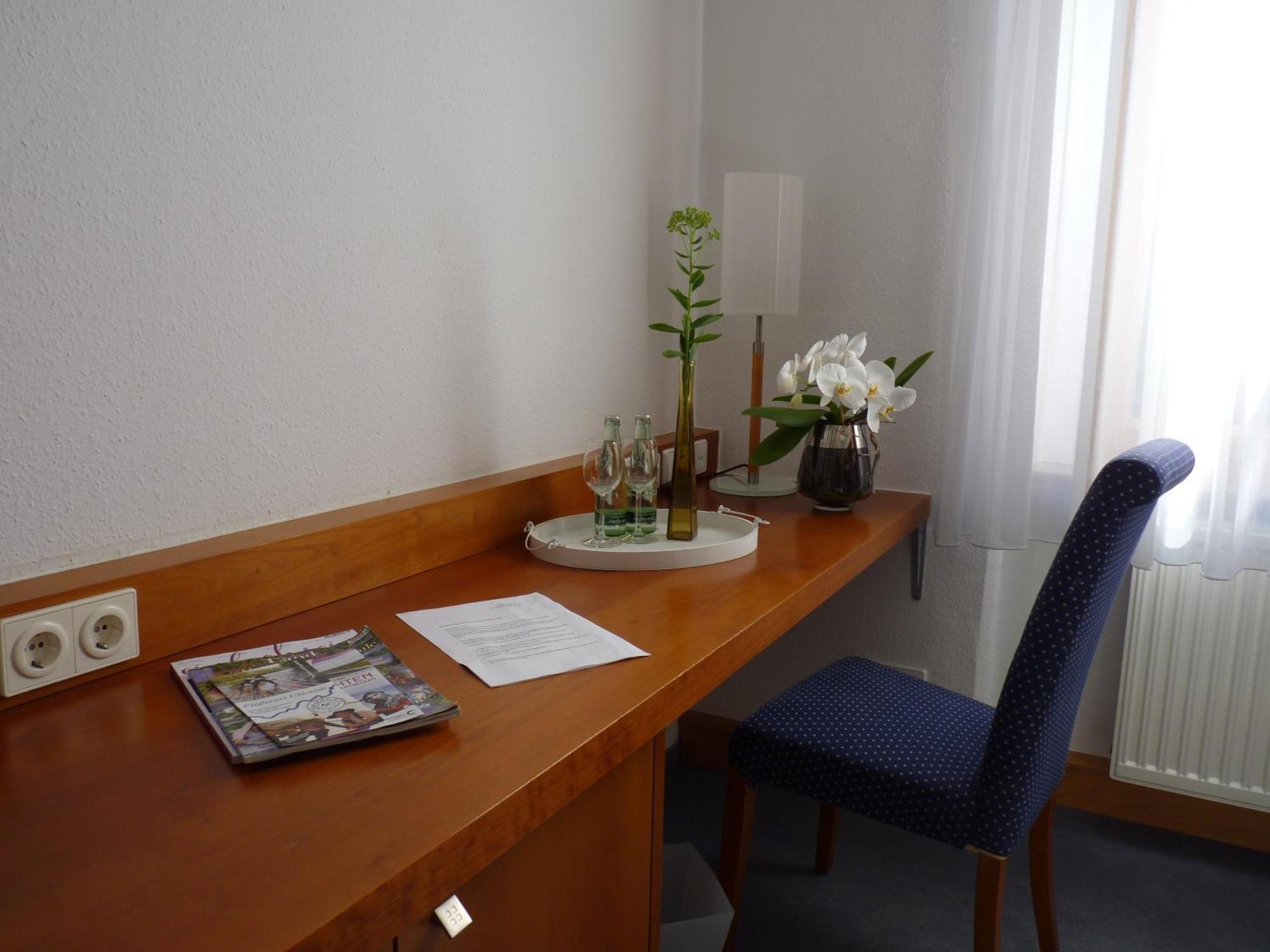 Hotel & Restaurant Schloss Weissenburg Uhlstädt Quarto foto