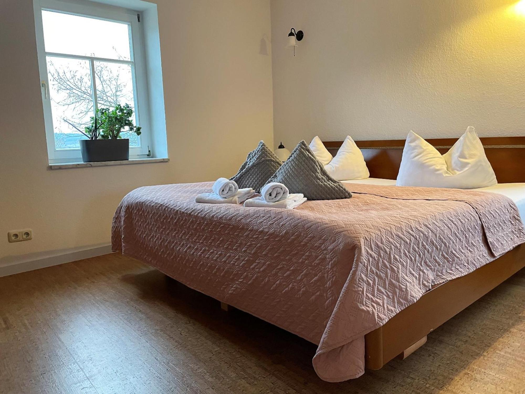 Hotel & Restaurant Schloss Weissenburg Uhlstädt Quarto foto