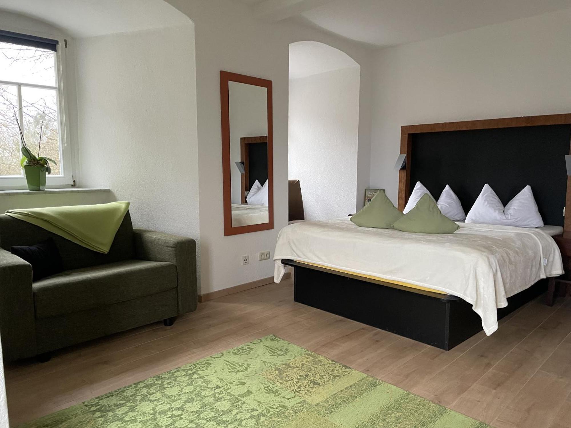 Hotel & Restaurant Schloss Weissenburg Uhlstädt Quarto foto